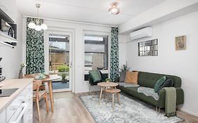 New Studio Apartment With Free Parking